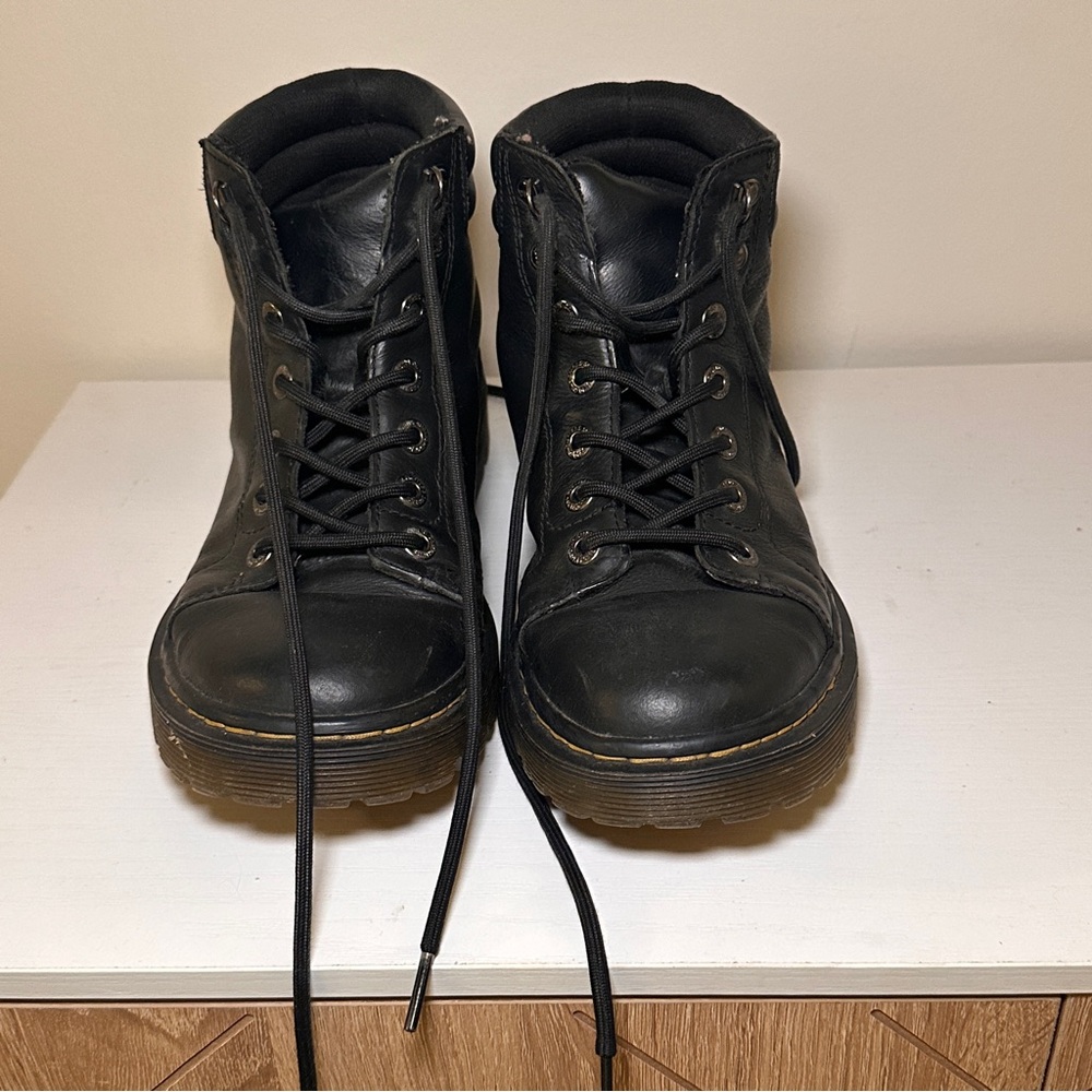 Dr. Marten Lace Up Boots - Women 9